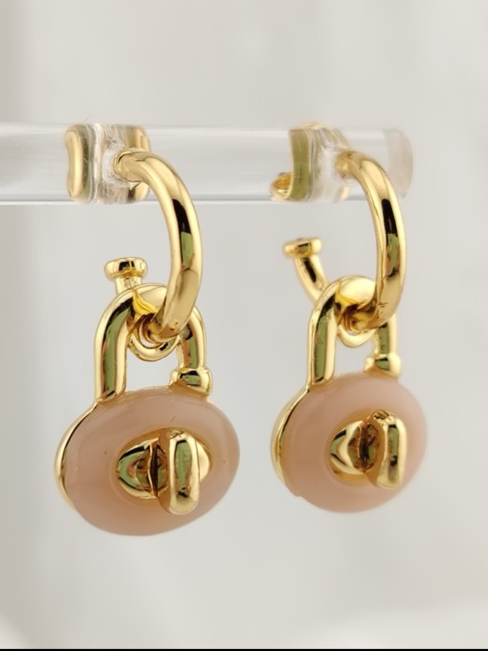 💞Coach Pink Lock Earrings - Picture 4 of 9